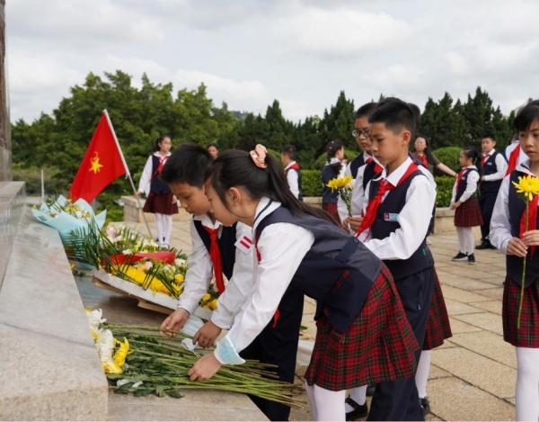 清明節(jié)，南山學(xué)子追思英烈，弘揚(yáng)民族精神